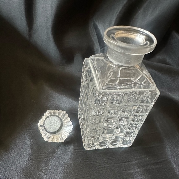 Vintage Crystal Clear Cut Perfume Bottle - Picture 4 of 6